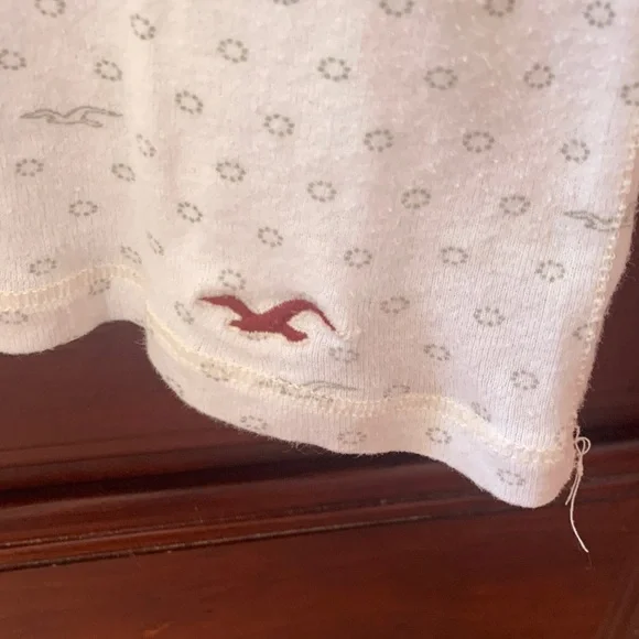 Hollister Cream Short Sleeve Tee - Picture 4 of 6